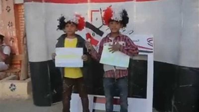 الأجداد يعلمون الأحفاد الديمقراطية