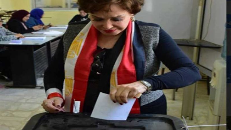 لبلبة من أمام اللجنة