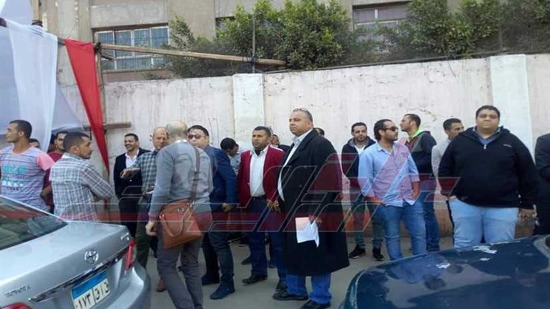 إقبال كثيف على صناديق