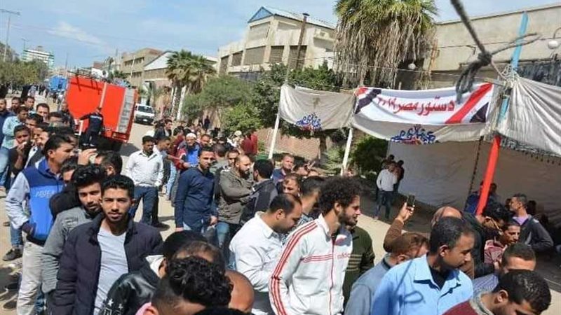 الشباب يتصدرون المشهد