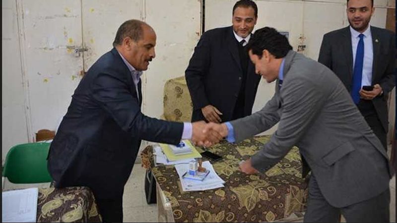 أشرف صبحي يدلي بصوته