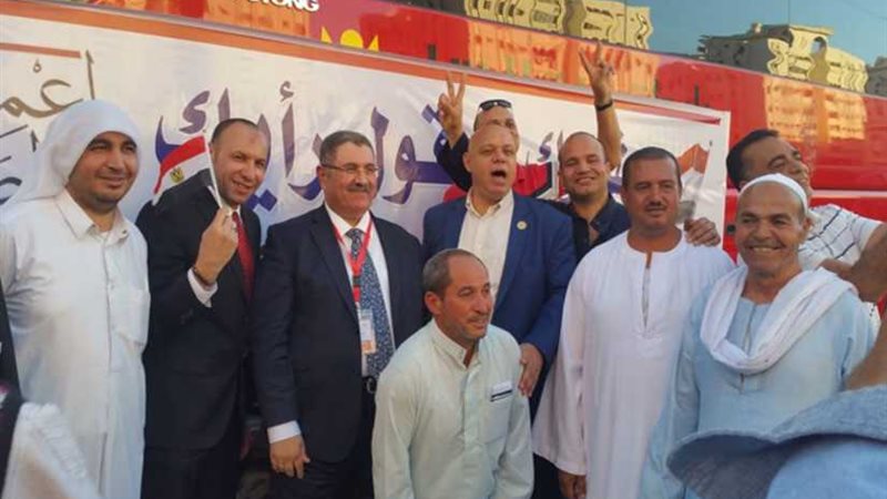 لليوم الثاني.. المصريون