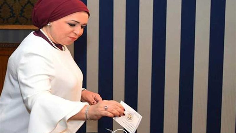 انتصار السيسي تدلي