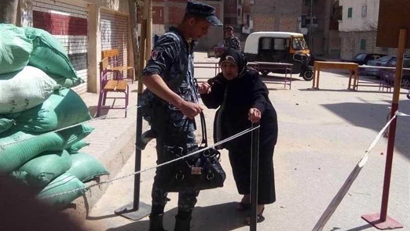 مسنة في التسعين لم