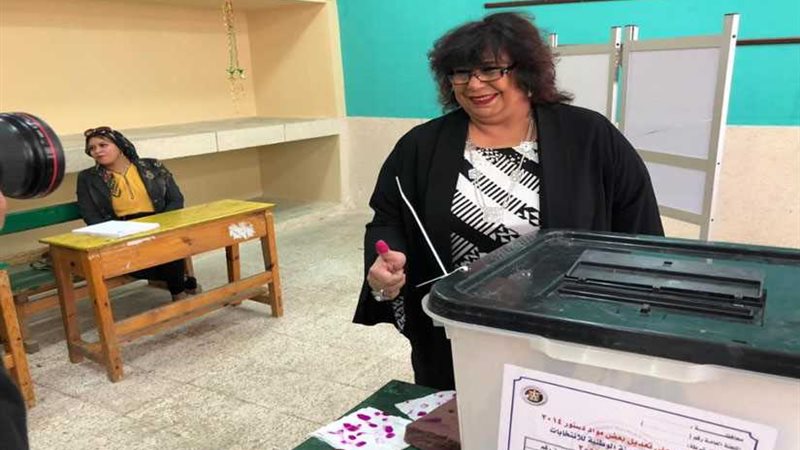 وزيرة الثقافة تدلي