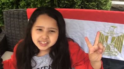 شاهد.. طفلة مصرية بأمريكا توجه رسالة للمصرين بالداخل: 