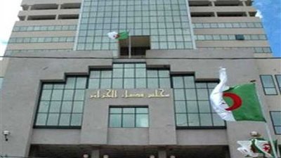 القضاء العسكري الجزائري يقرر حبس قائد عسكري سابق والقبض على آخر