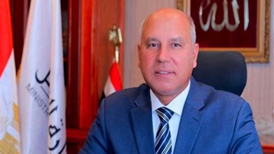 وزير النقل يتفقد محطة سيدي جابر للسكك الحديدية بالإسكندرية والميناء البحري