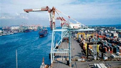 فتح بوغاز ميناء الاسكندرية بعد تحسن الأحوال الجومائية