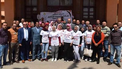 طلاب المنوفية يحملون شعار 