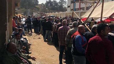 وزير التنمية المحلية مشيدا بإقبال المواطنين بالاستفتاء: الشعب انتصر لمستقبله