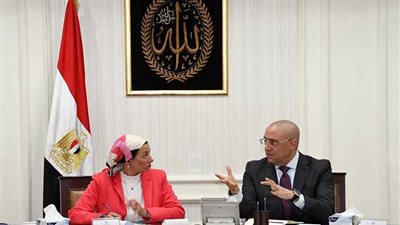 وزيرا الإسكان والبيئة يُناقشان سُبل التخلص النهائي من المخلفات الصلبة بالمدن الجديدة