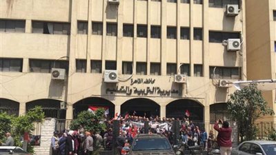 هتاف المعلمين الآن: تعليم القاهرة بيقول 