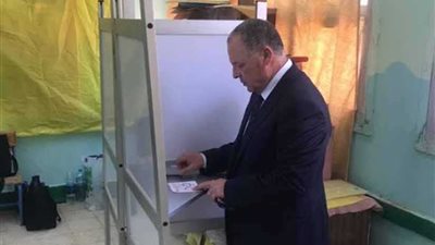 أبو ريدة يدلي بصوته في الاستفتاء على التعديلات الدستورية بالجيزة