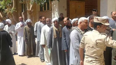 تزايد الإقبال بمعظم اللجان الانتخابية في محافظة قنا