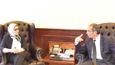 وزيرا الصحة والاتصالات يبحثان آليات تطبيق ميكنة التأمين الصحي الشامل الجديد