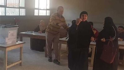 رئيس لجنة بـ