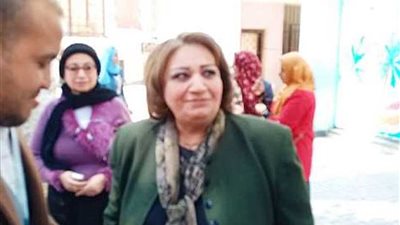 تهاني الجبالي تدلي بصوتها في التعديلات الدستورية