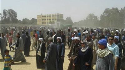 محافظ أسيوط يقدم واجب العزاء لأسر ضحايا الحادث المروري بليبيا