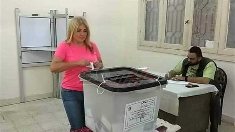 ندى بسيوني تدلي بصوتها