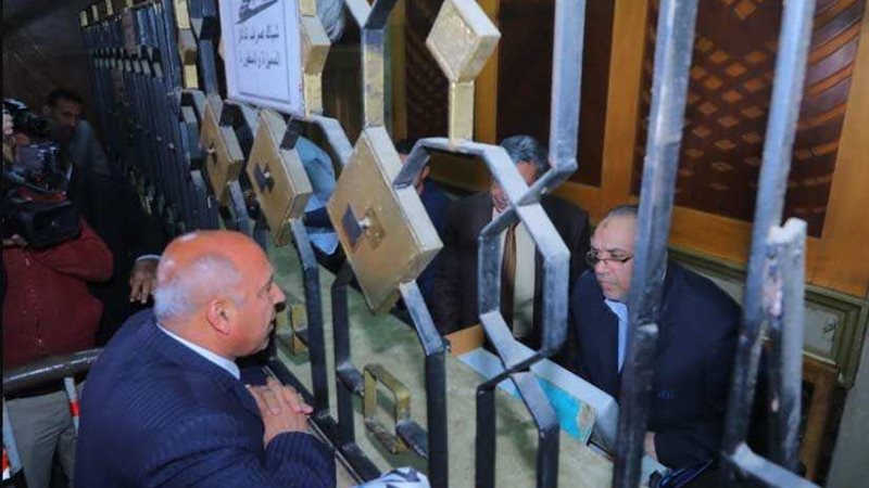 وزير النقل يواصل