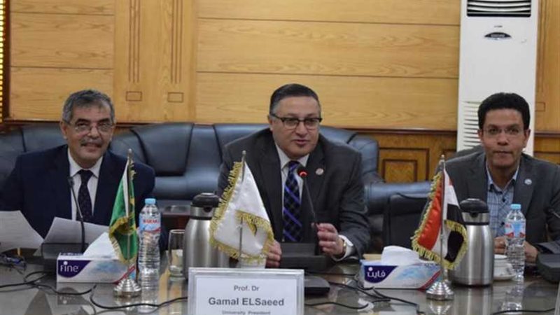 رئيس جامعة بنها يستقبل