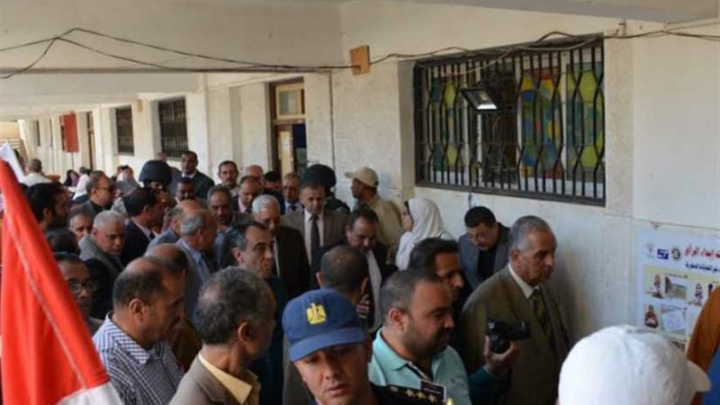 طوابير المواطنين