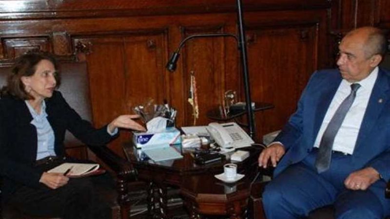 وزير الزراعة يبحث