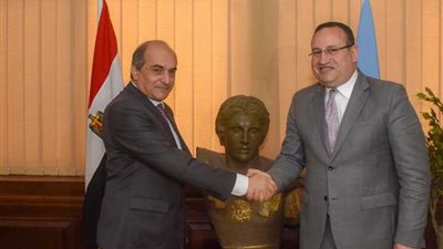 قنصوة يستقبل أعضاء البرلمان القبرصي بمكتبه