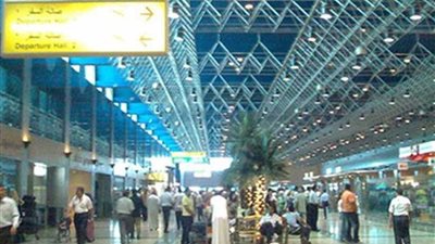 جمارك مطار القاهرة تحبط محاولة تهريب عدد من الهواتف المحمولة