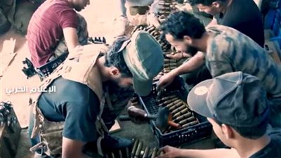 بالفيديو .. الجيش الليبى يتقدم والميليشيات تتقهقر في الأزقة