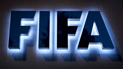 بينهم أفارقة.. الفيفا يوقف 8 لاعبين مدى الحياة