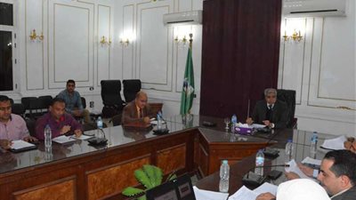 محافظ المنيا يتابع إنشاء مدينة العمال