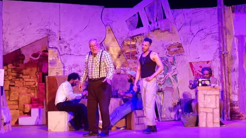 القاع بجمهور كبير