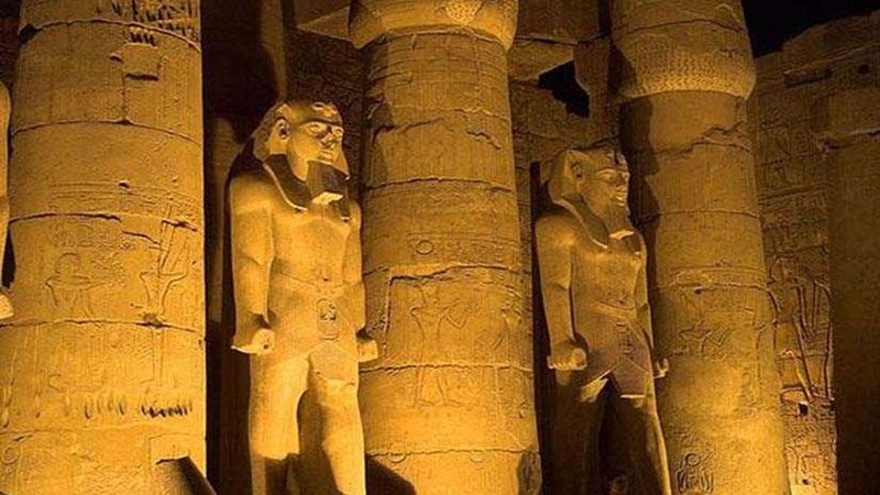 عرض مجاني للصوت والضوء