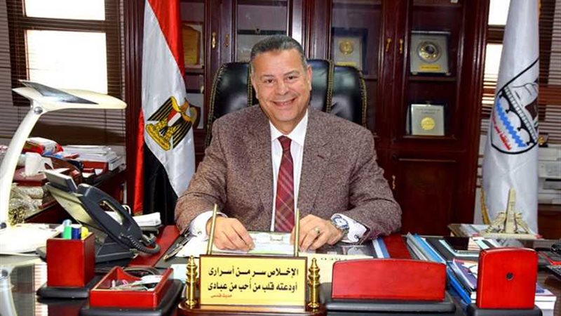 محافظ بني سويف يهنئ