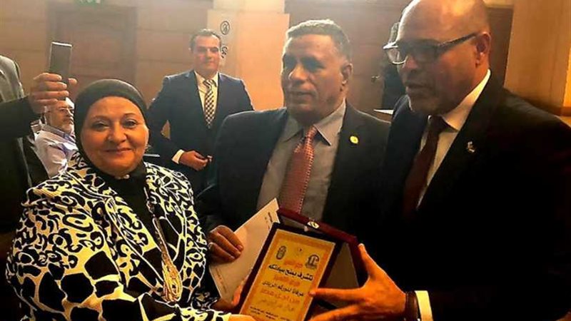 تعرف على القيادة