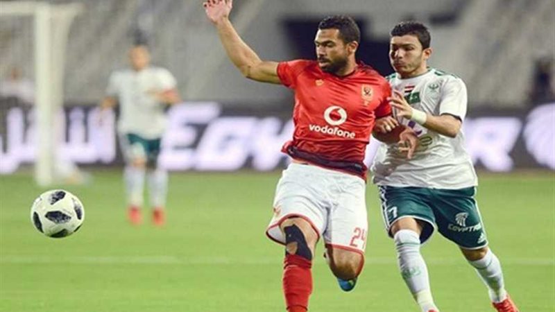 الأهلي يصل المكس