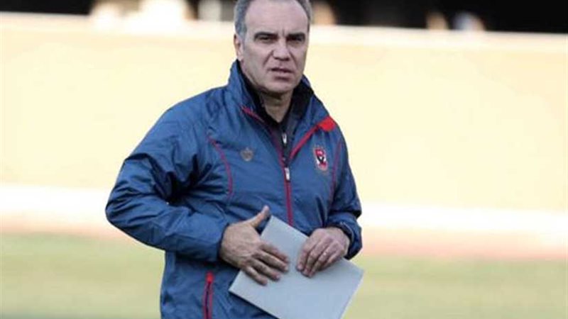 الأهلي يعلن كتيبته