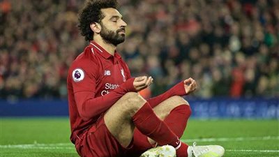 «صلاح» يُسجل أمام هدرسفيلد وينفرد مع ليفربول بالصدارة