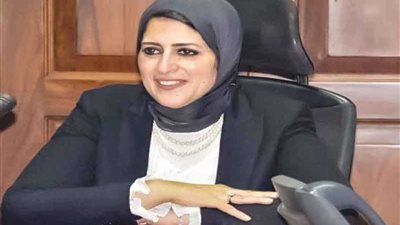 أول دفعة من الأطباء تغادر إلى إنجلترا للتدريب على منظومة التأمين الصحي الجديدة