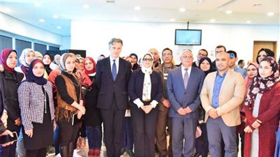 وزيرة الصحة للأطباء المبعوثين لإنجلترا: أثق بقدراتكم العلمية