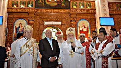 محافظ بورسعيد يشهد احتفالات الاقباط بعيد القيامه المجيد