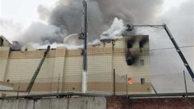 حريق يلتهم مبنى مساحته 20 ألف متر مربع بمنطقة فورونيج الروسية