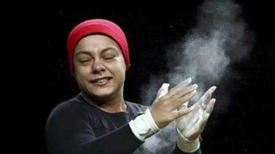 وزير الرياضة يؤازر سارة سمير خلال منافسات البطولة الإفريقية لرفع الأثقال