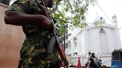 الشرطة تداهم أحد المساجد وتغلقه شرقي سريلانكا