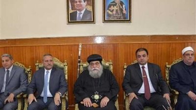 المحافظ وقيادات الإسماعيلية يقدمون التهنئة للإخوة الأقباط بمناسبة عيد القيامة المجيد