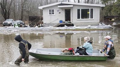 إجلاء آلاف الأشخاص عقب انهيار سد في كندا
