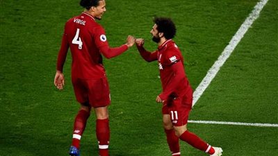 محمد صلاح يهنئ فان دايك لحصوله على أفضل لاعب في الدوري الإنجليزي الممتاز