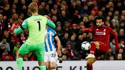 «صلاح» يسجل هدف عالمي في مرمى هدرسفيلد ويتصدر هدافي البريميرليج